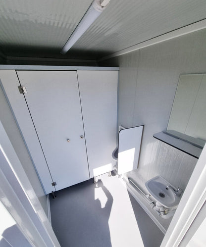 Contenedor de inodoro PREMIUM de 3 m - Cabina doble para hombre/mujer